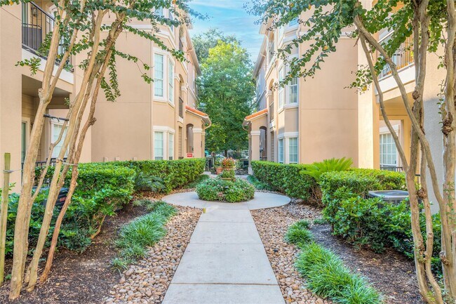 Building Photo - 3231 Allen Pkwy