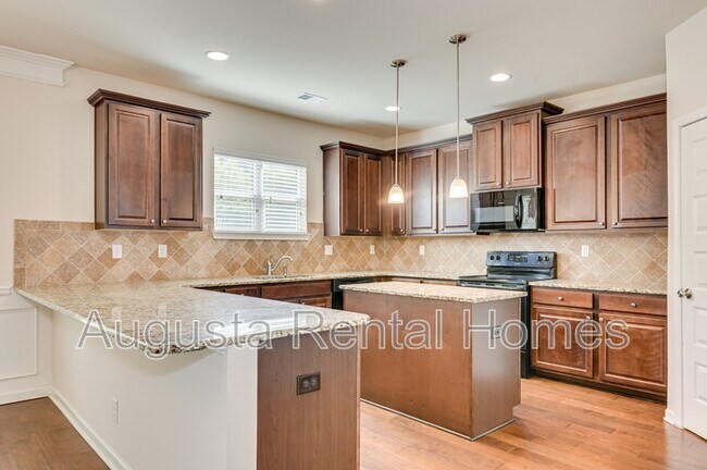 Building Photo - 5014 Vine Ln