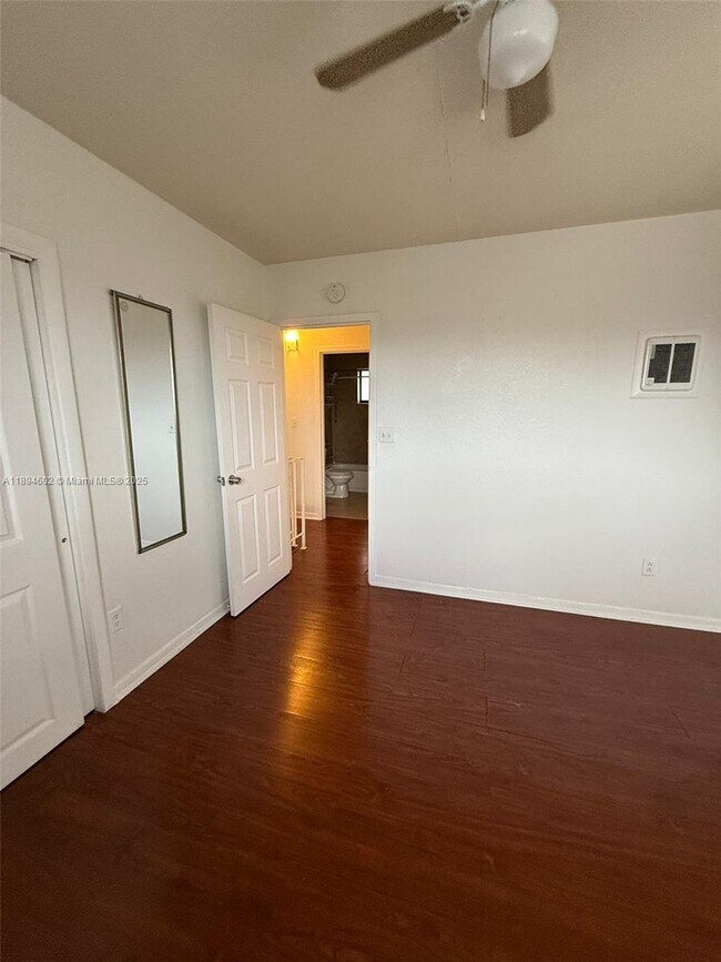 Building Photo - 180 NE 71st St