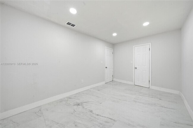 Building Photo - 3856 NW 207 St Rd