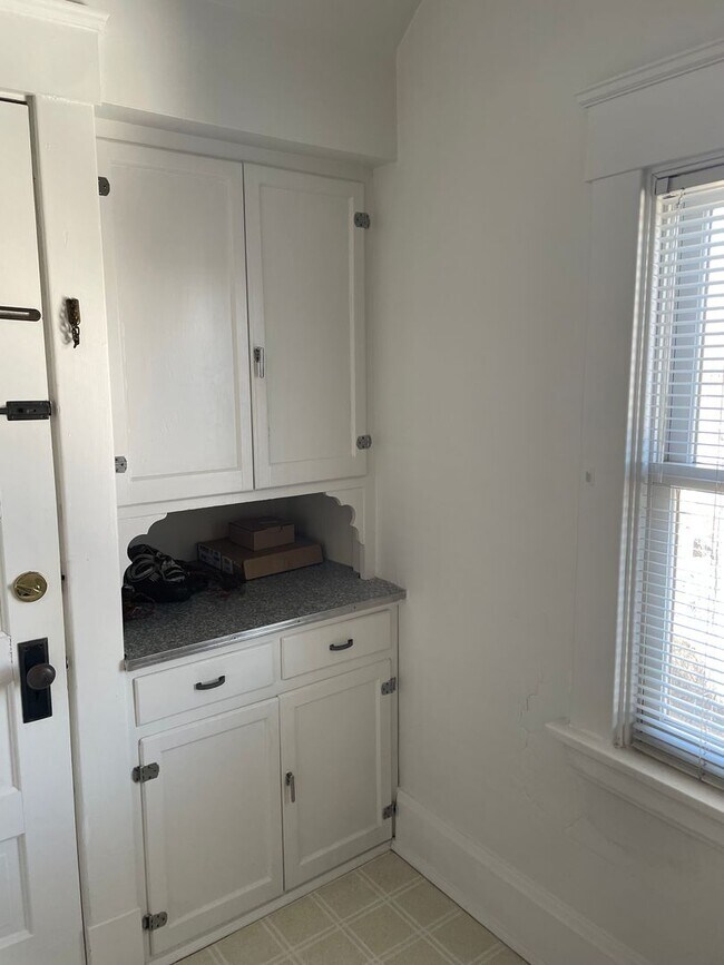 Building Photo - 3406 Erie Ave