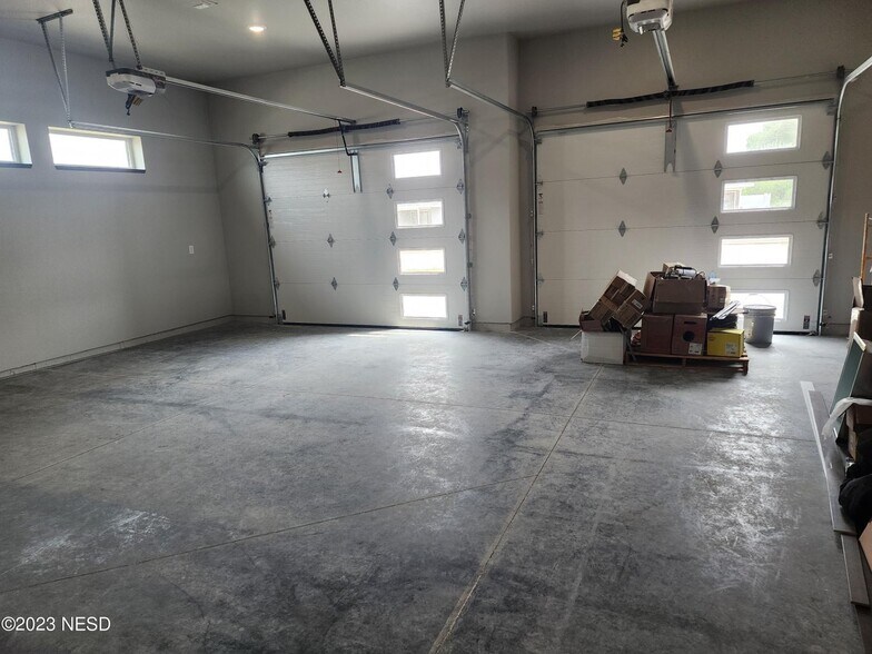 Garage - 1817 3rd St NW