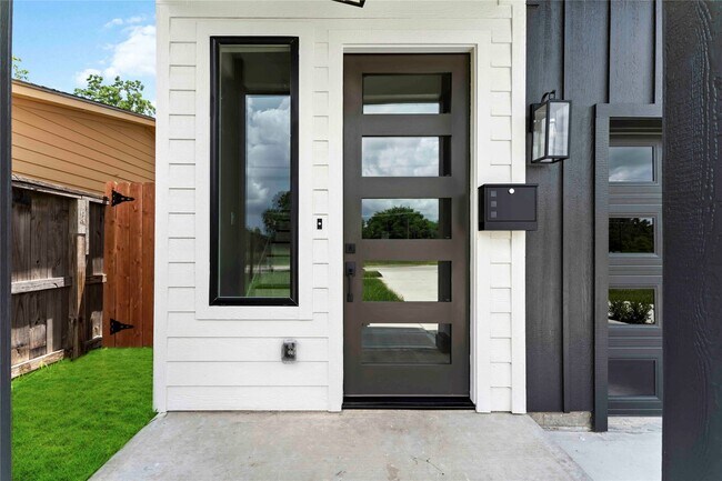 Primary Photo - 9227 Ashville Dr