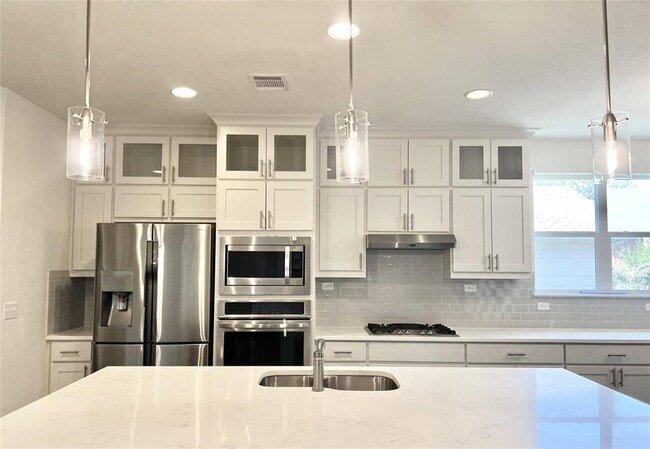 Building Photo - 245 Orchard Park Dr