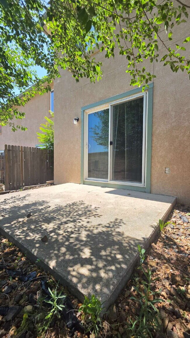 Building Photo - 2 Bed- 1 Bath on Darby West Side