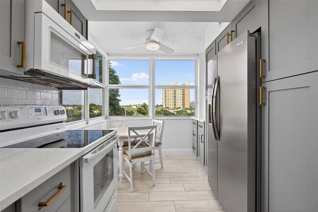 Building Photo - 1340 S Ocean Blvd