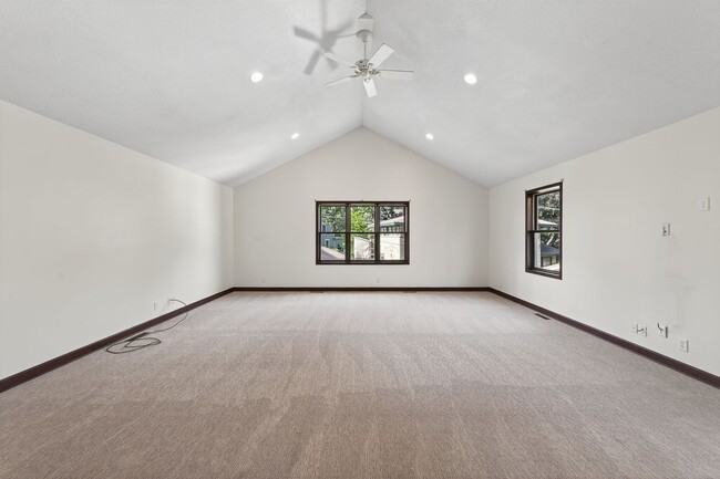 Building Photo - 6 month lease Spacious, 5bd, 2.5 renovated home in Midway!! AVAILABLE NOW