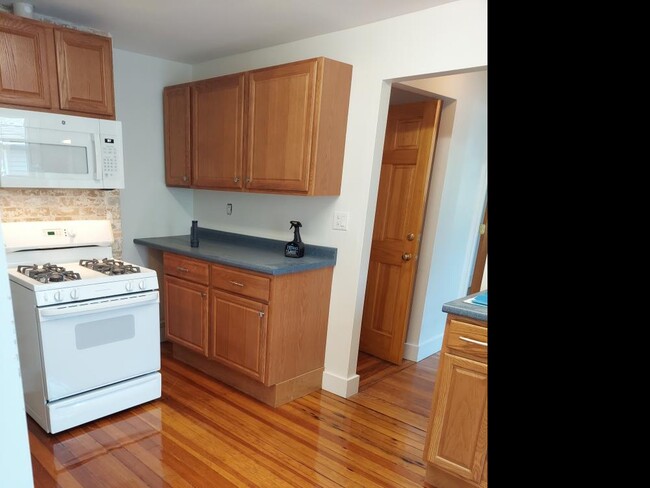 Building Photo - 1 bedroom in Quincy MA 02171