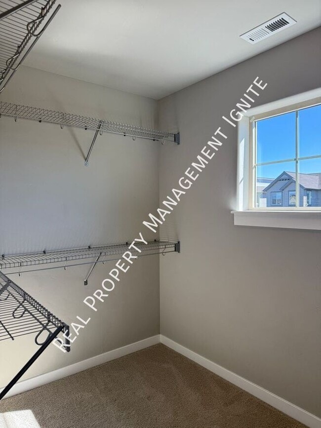 Building Photo - 20844 SE Sunniberg Ln