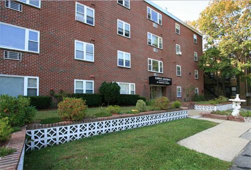 Building Photo - 55 Parkman St