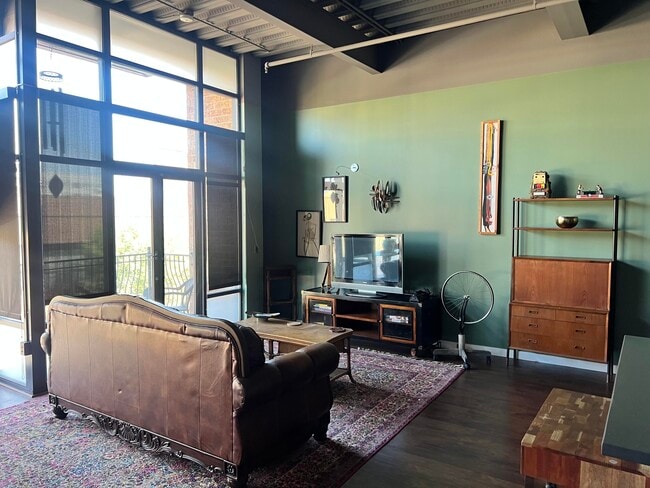 Building Photo - 100 Gold Ave SW