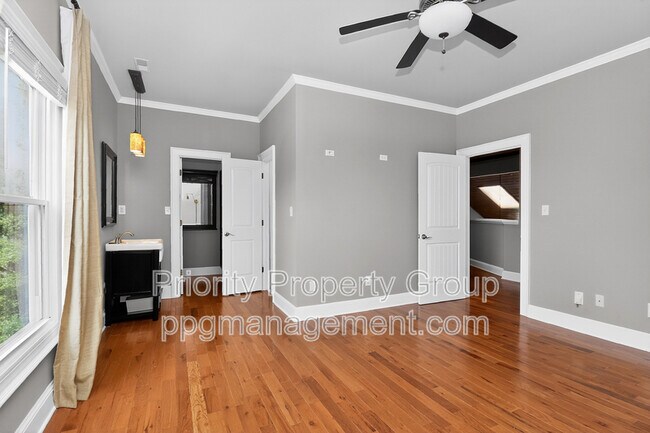 Building Photo - 16205 Riverpointe Dr