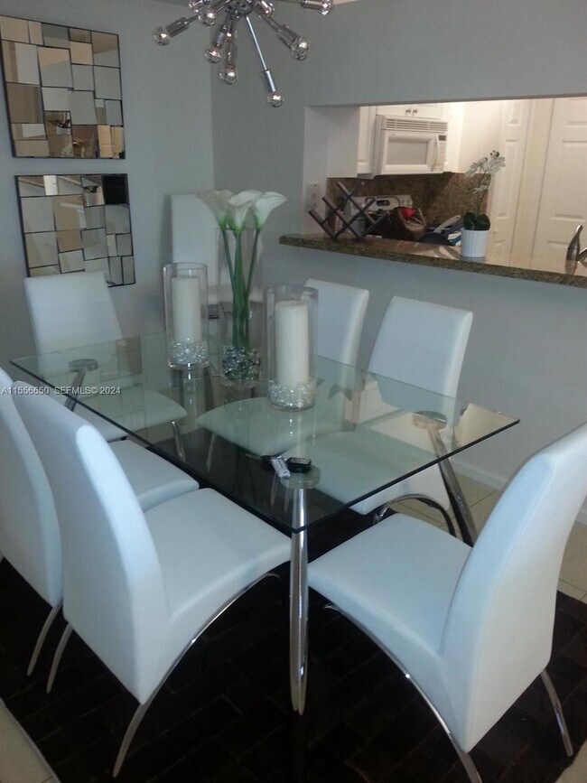 Building Photo - 17100 N Bay Rd