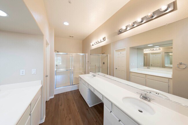 Building Photo - Irvine - Gated Northwood Point Townhome!