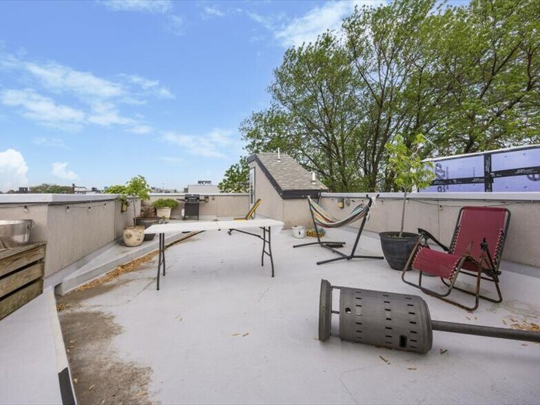 Building Photo - 928 S 15th St