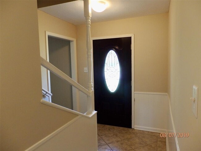 Building Photo - 2109 Riverside Dr