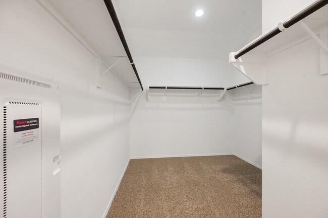 Building Photo - 3085 Emerald Ocean Dr