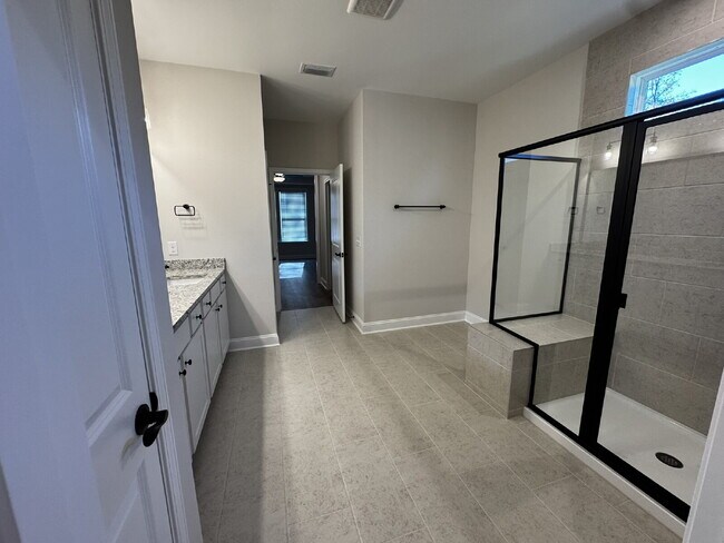 Building Photo - Home for Rent