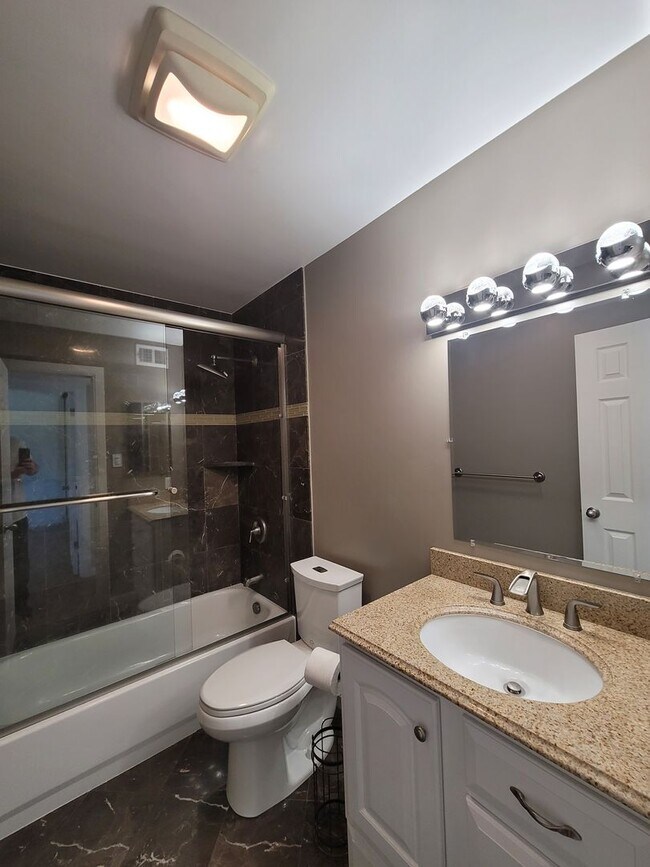 Building Photo - Charming 2-Bed, 1.5-Bath Concord Condo wit...
