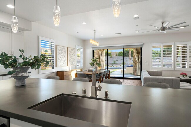 Building Photo - 74425 Zeppelin Dr