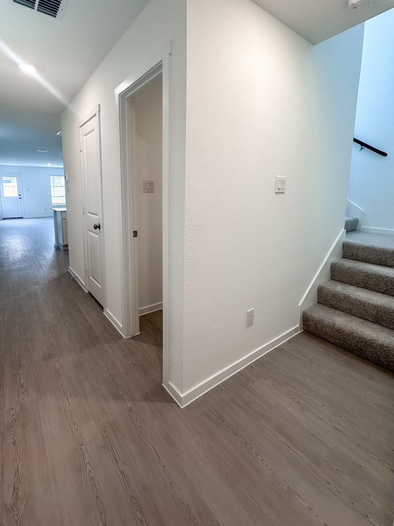 Building Photo - 910 Sandhill Crane Ln