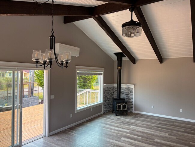 Building Photo - Beautiful 2 Bed, 2 Bath Home for Rent in Ocean Shores!