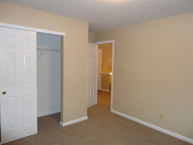 Building Photo - 755 Apple Ln