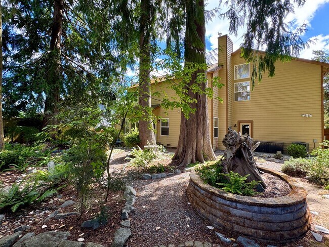 Building Photo - 12726 Plateau Cir NW