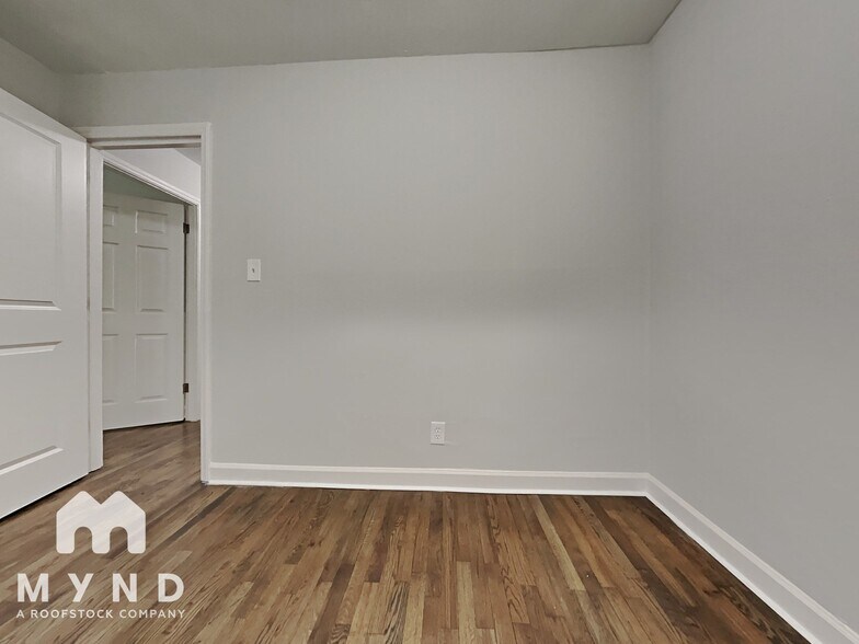 Building Photo - 1720 Finchley Dr