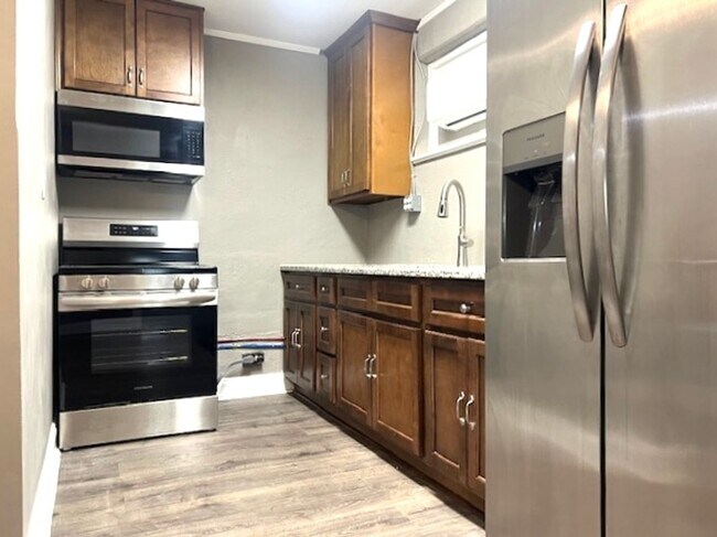 Building Photo - 112 Circle Hill Dr