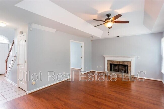 Building Photo - 483 Mountain Oaks Pkwy