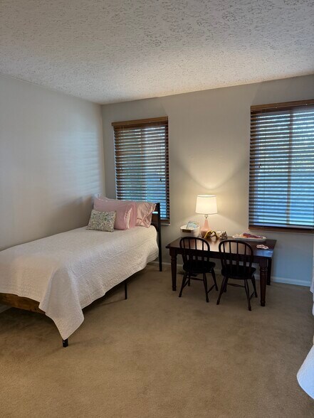 Building Photo - 6941 Dublin Village Dr