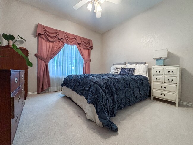 Building Photo - 1751 Loma Verde Dr