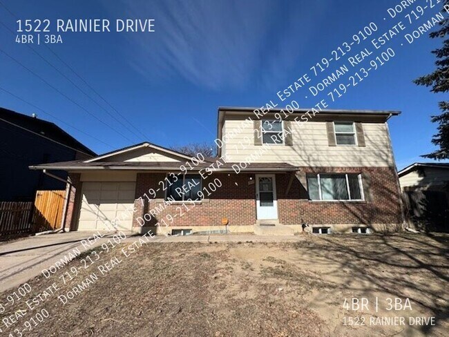 Primary Photo - Spacious 4 Bedroom Family Home!