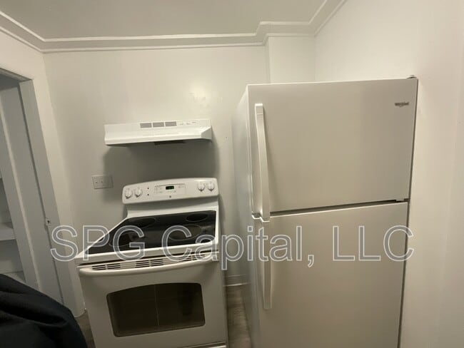 Building Photo - 400 Baltimore St