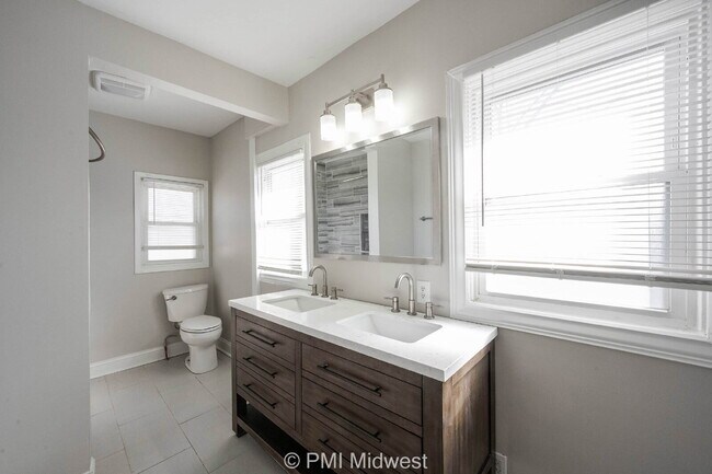 Building Photo - 3117 N Park Ave