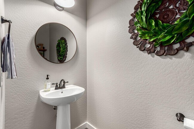 Building Photo - 6219 S Banning St