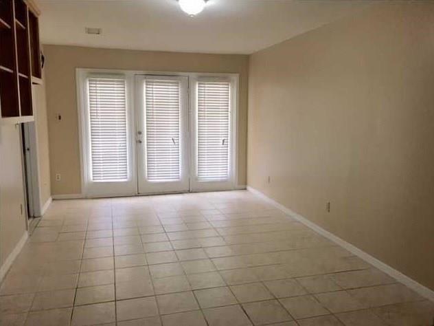 Building Photo - 6225 Parkwood Dr
