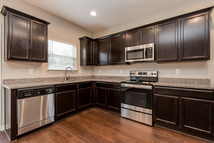 Building Photo - 3375 Ivey Ridge Rd NE