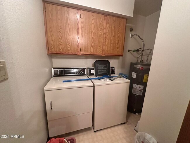 Building Photo - 16615 E Gunsight Dr