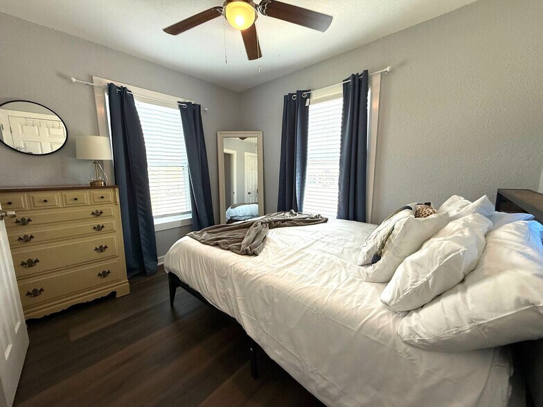 Building Photo - 1124 Morgan Ave