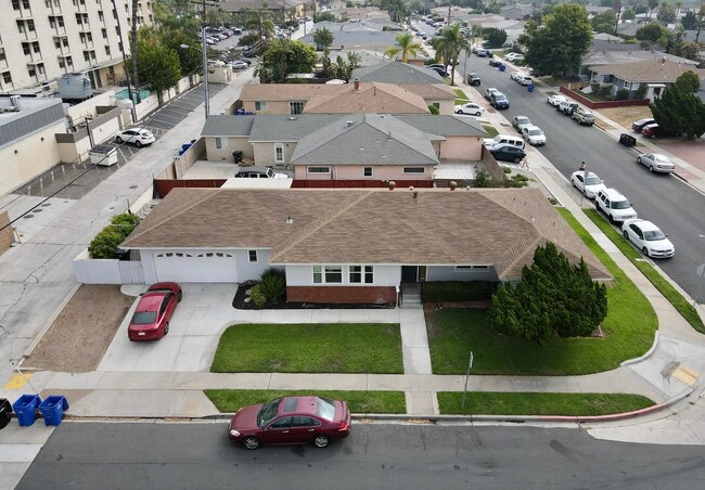 Primary Photo - 5071-5073 55th St