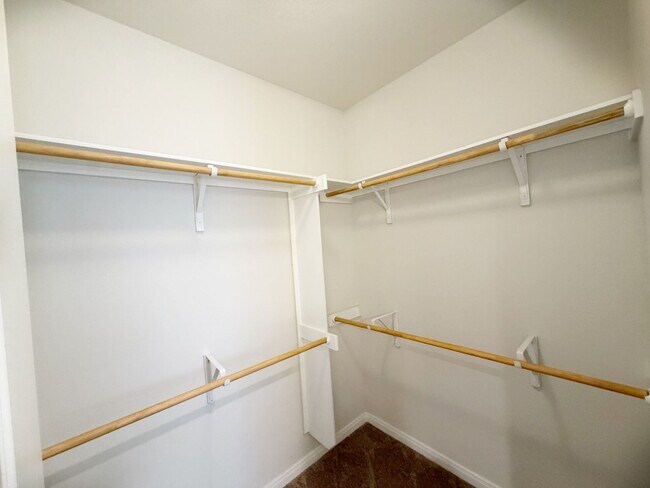 Building Photo - 2 Bed / 2.5 Bath Home Ready for Lease!