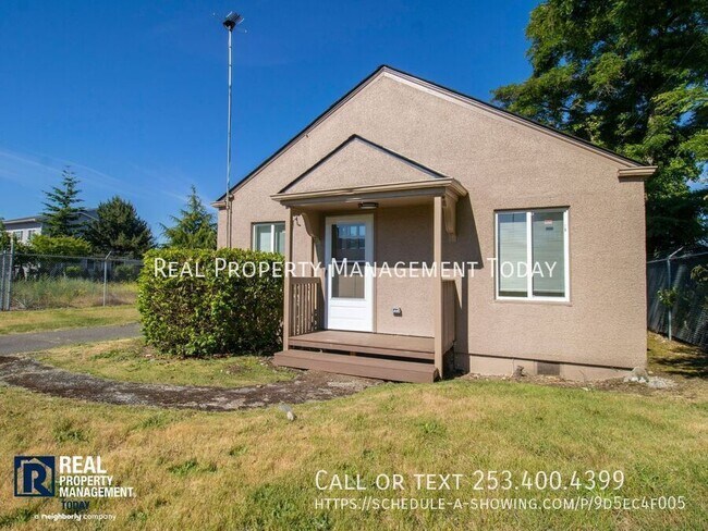 Building Photo - 8420 1/2 South Tacoma Way-1
