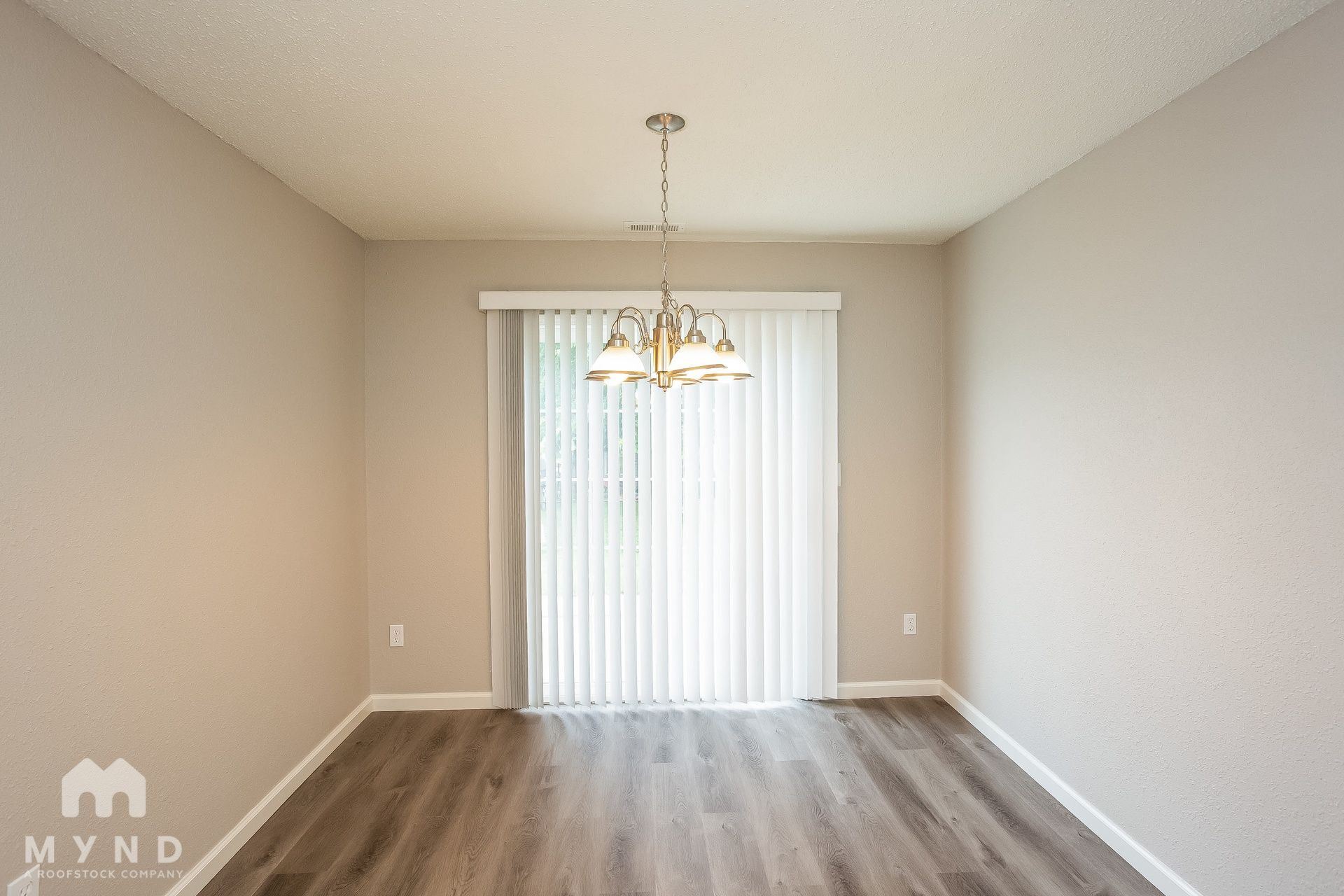 Building Photo - 15466 Ten Point Dr