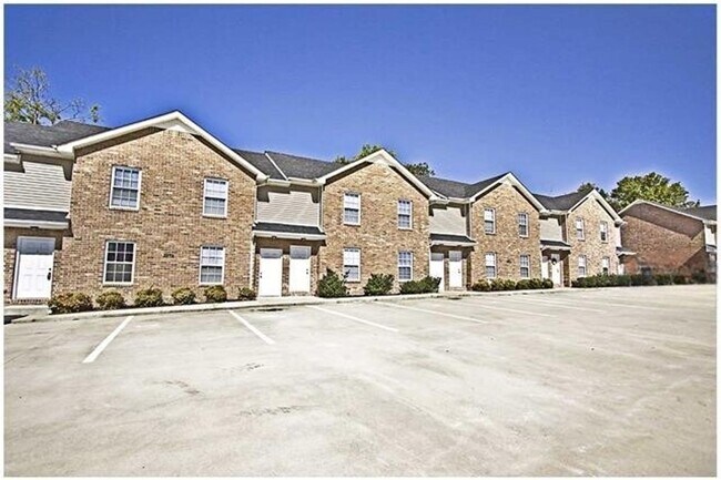 Building Photo - 2272 McCormick Lane