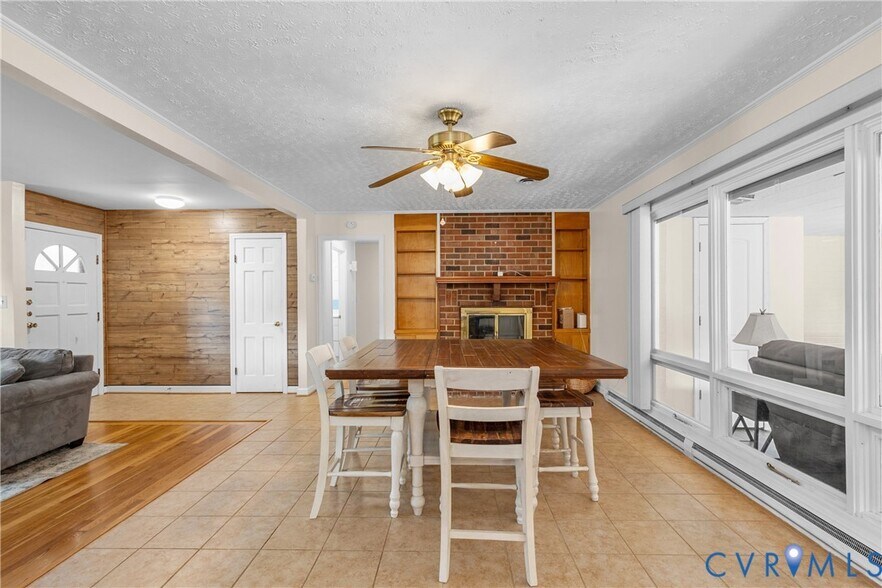 Building Photo - 1871 Pender Ave