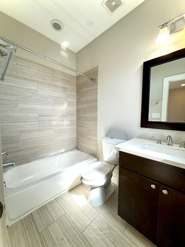 Building Photo - 1613 Milby St