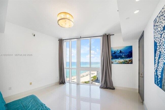 Building Photo - 16001 Collins Ave