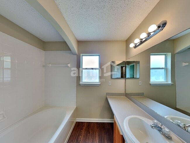 Building Photo - 1520 Irishwood Ct